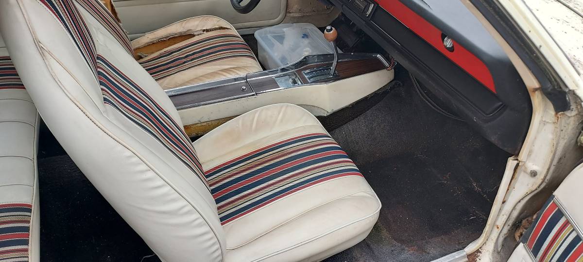 Dodge-dart.-hang-10-1974-white-4
