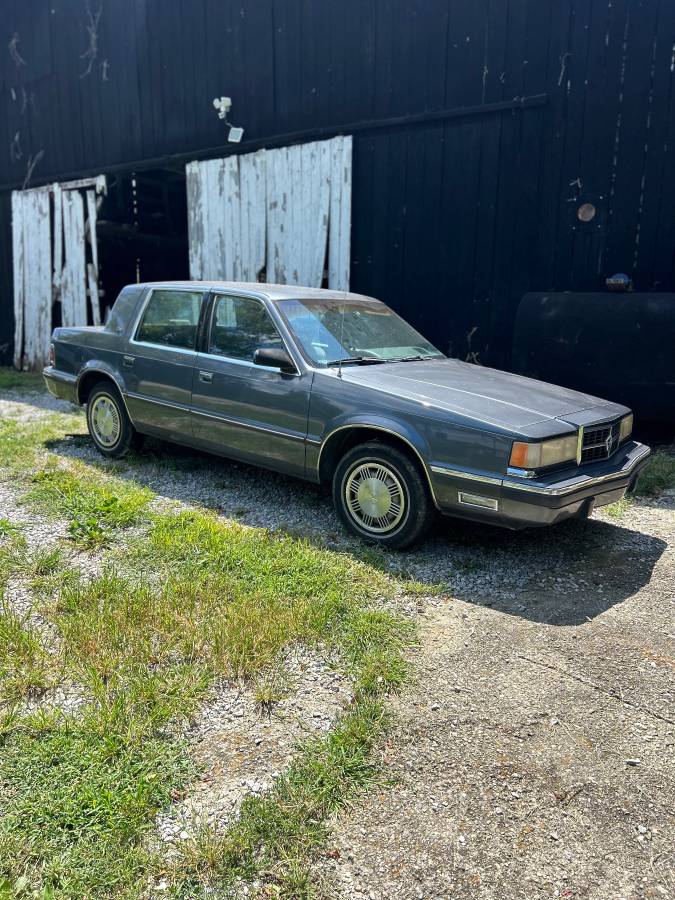 Dodge-dynasty-1989-grey-2