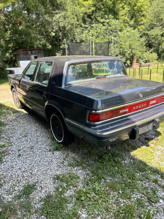 Dodge-dynasty-1989-grey-3