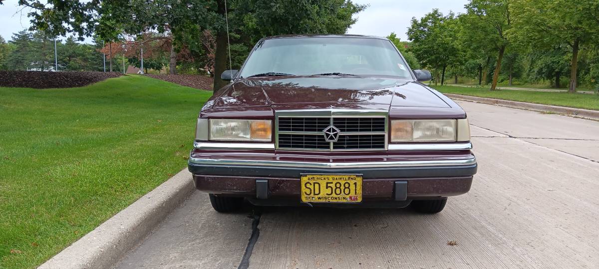 Dodge-dynasty-1990-red-10