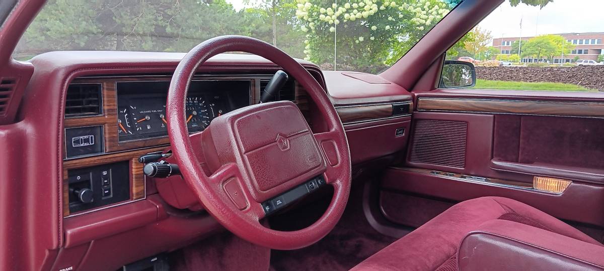Dodge-dynasty-1990-red-13