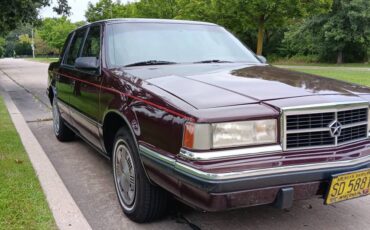 Dodge-dynasty-1990-red-17