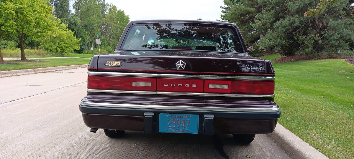 Dodge-dynasty-1990-red-18