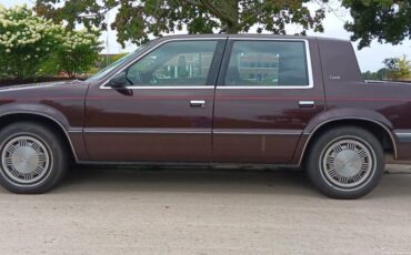 Dodge-dynasty-1990-red