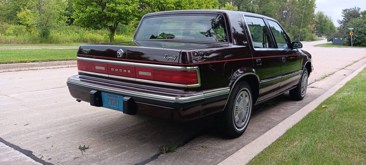Dodge-dynasty-1990-red-5