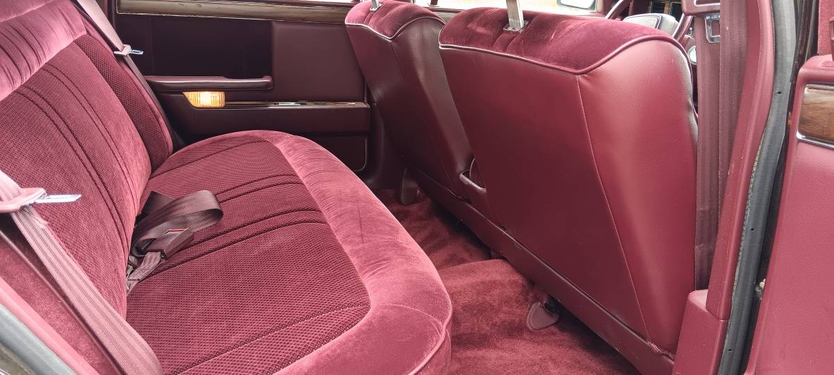 Dodge-dynasty-1990-red-7