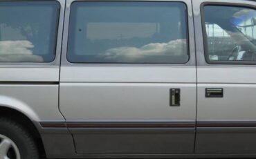 Dodge-grand-caravan-1991-silver-8