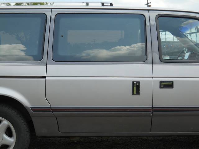 Dodge-grand-caravan-1991-silver-8