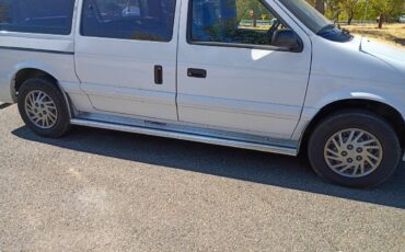 Dodge-grand-caravan-1994-white-1