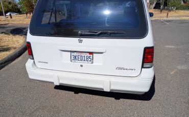 Dodge-grand-caravan-1994-white-2