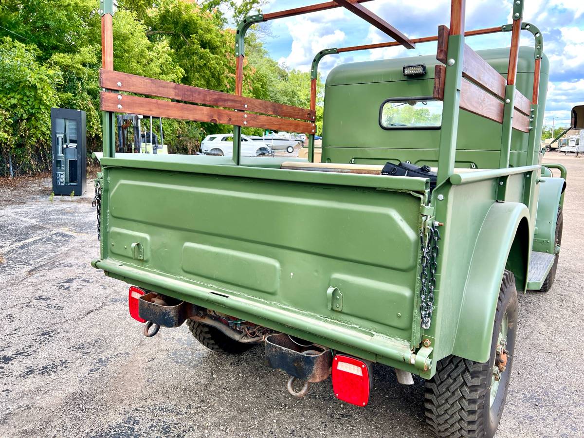 Dodge-m37-1963-green-9