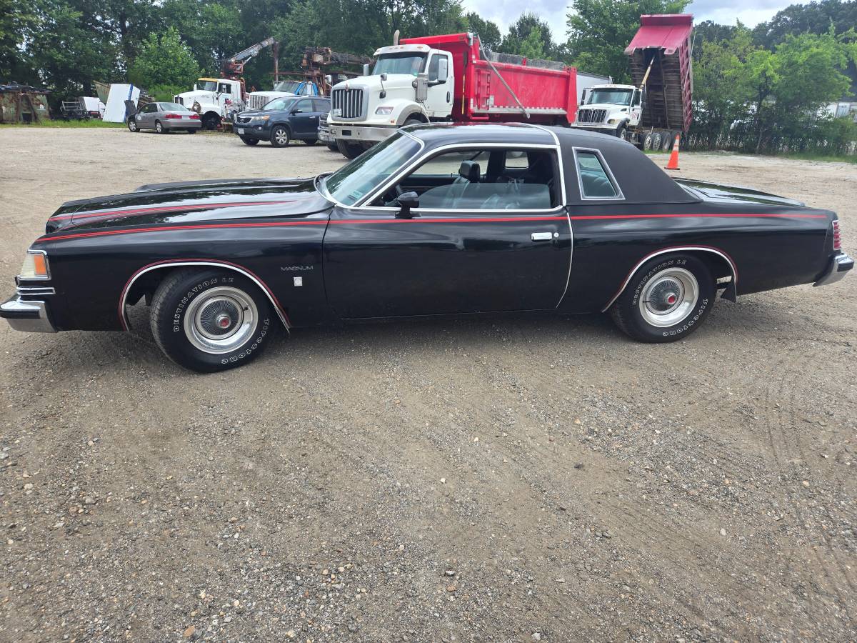 Dodge-magnum-1978-black-1