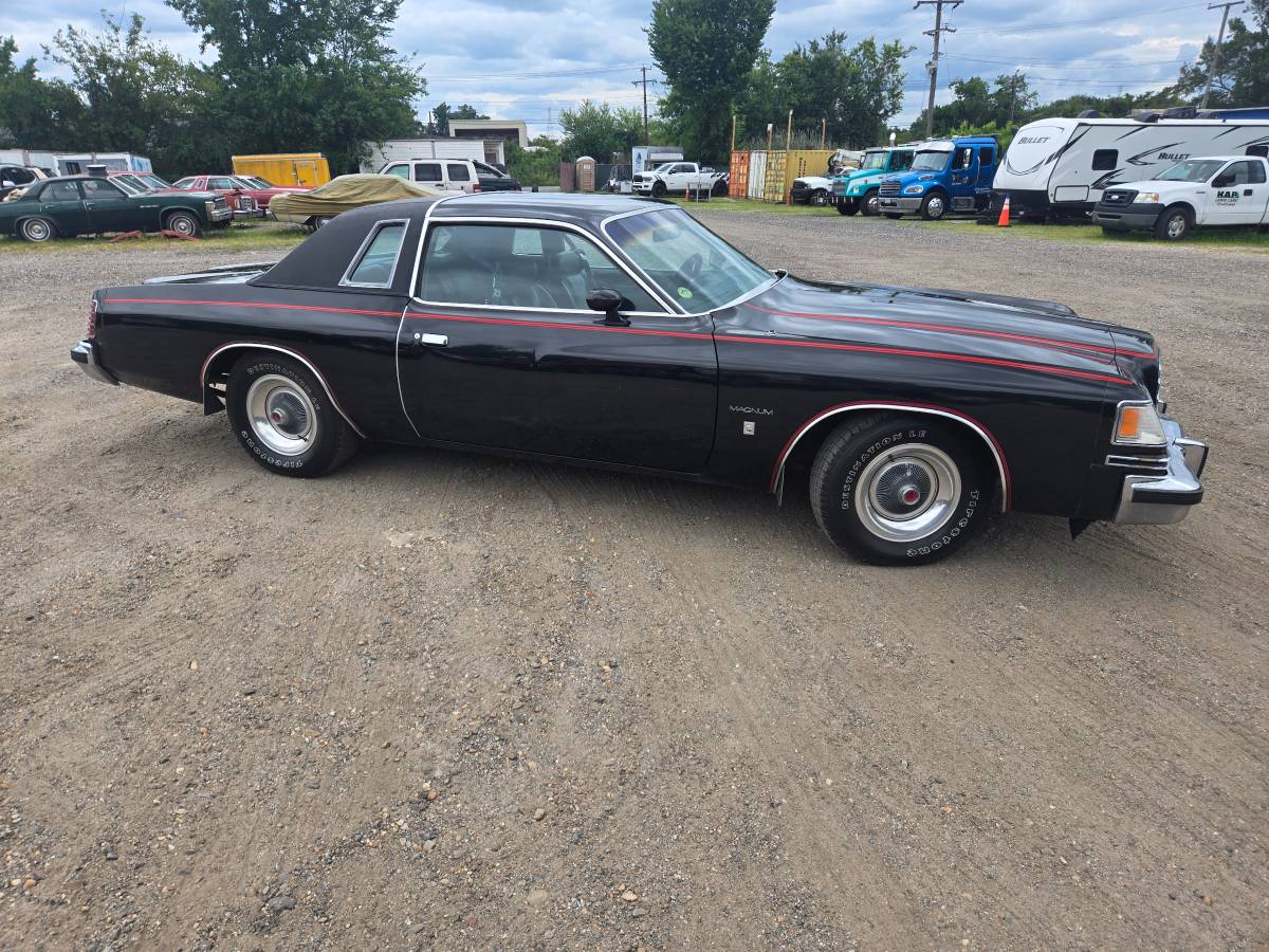 Dodge-magnum-1978-black-4