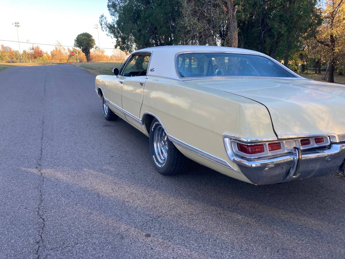 Dodge-monaco-1969-yellow-1