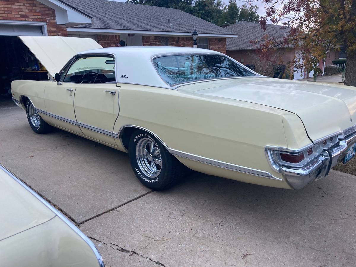Dodge-monaco-1969-yellow-14