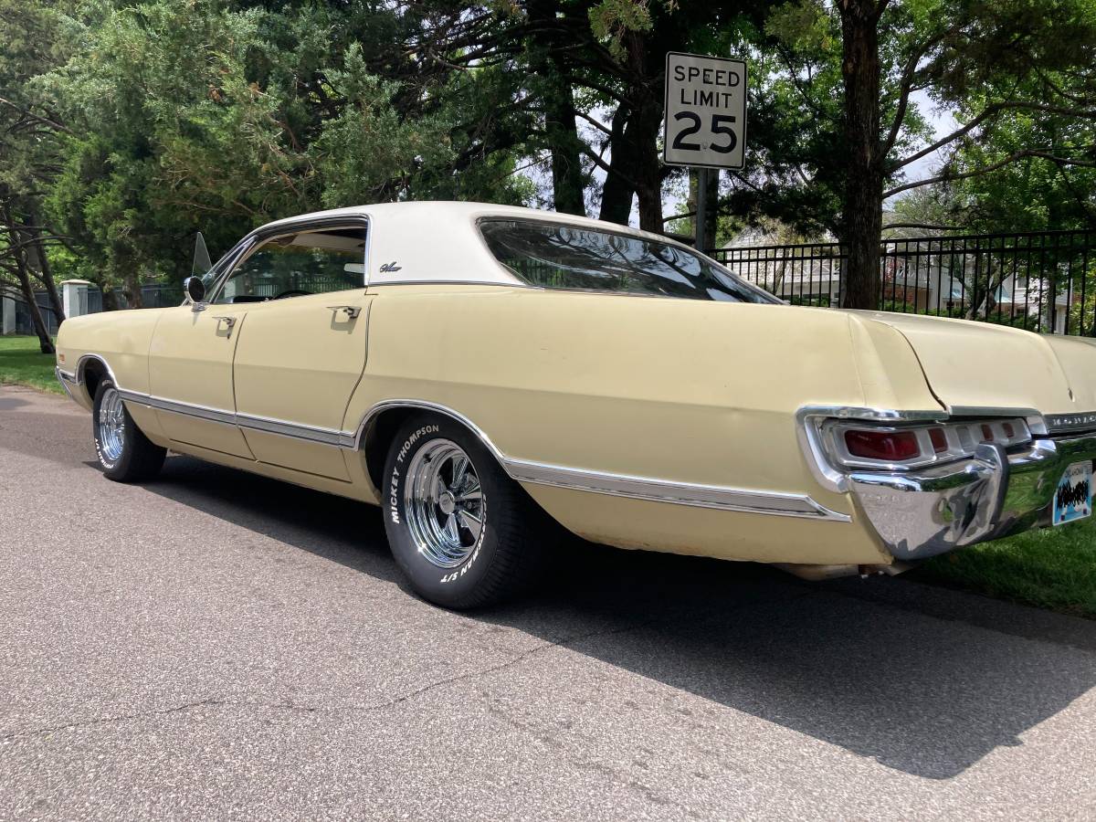 Dodge-monaco-1969-yellow-15