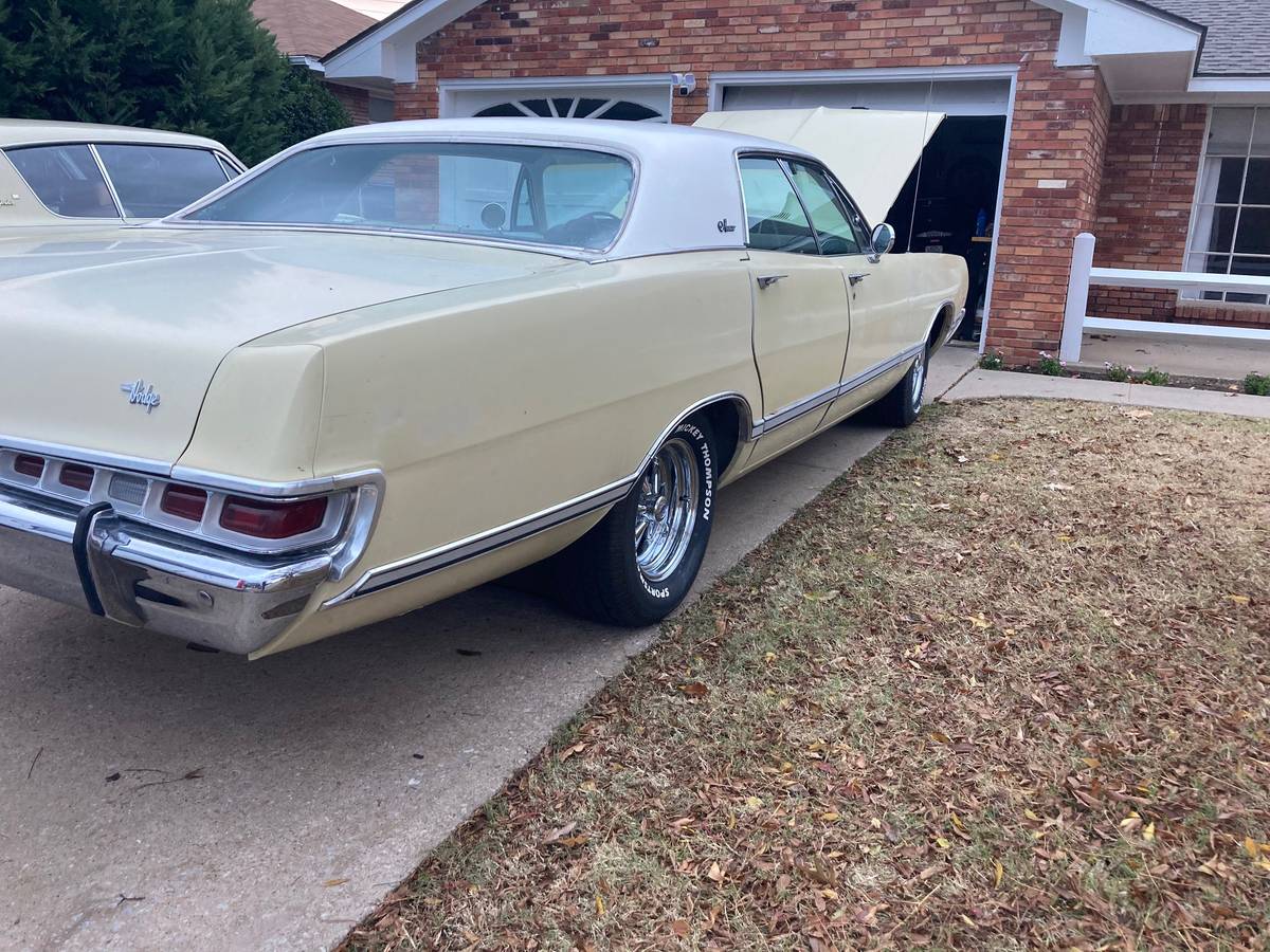 Dodge-monaco-1969-yellow-2