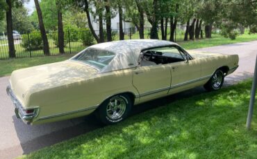Dodge-monaco-1969-yellow