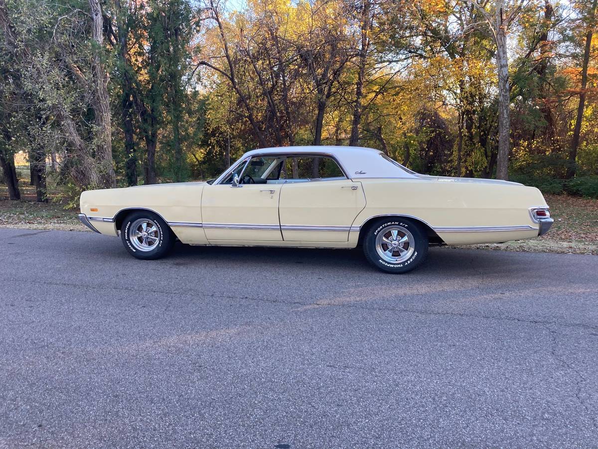 Dodge-monaco-1969-yellow-9