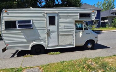 Dodge-motorhome-1973-white-3