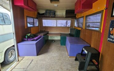 Dodge-motorhome-1973-white
