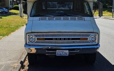 Dodge-motorhome-1973-white-4