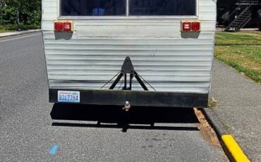 Dodge-motorhome-1973-white-5