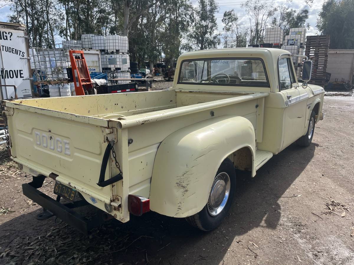 Dodge-pickup-1968-yellow-3