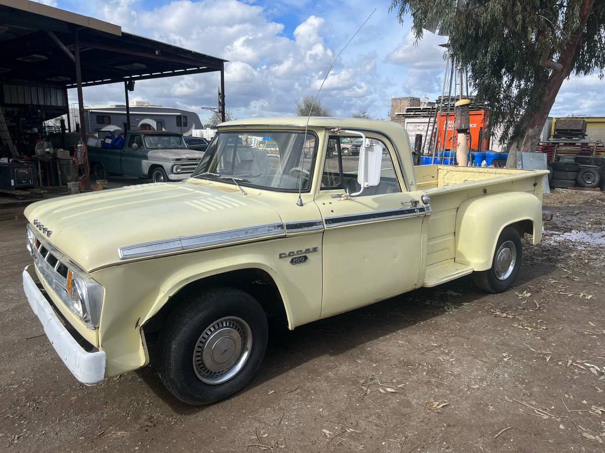 Dodge-pickup-1968-yellow-4