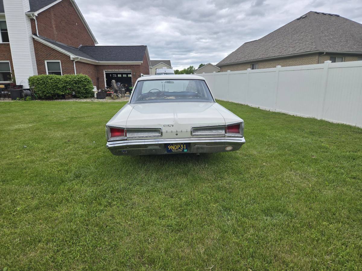 Dodge-polara-1966-white-4