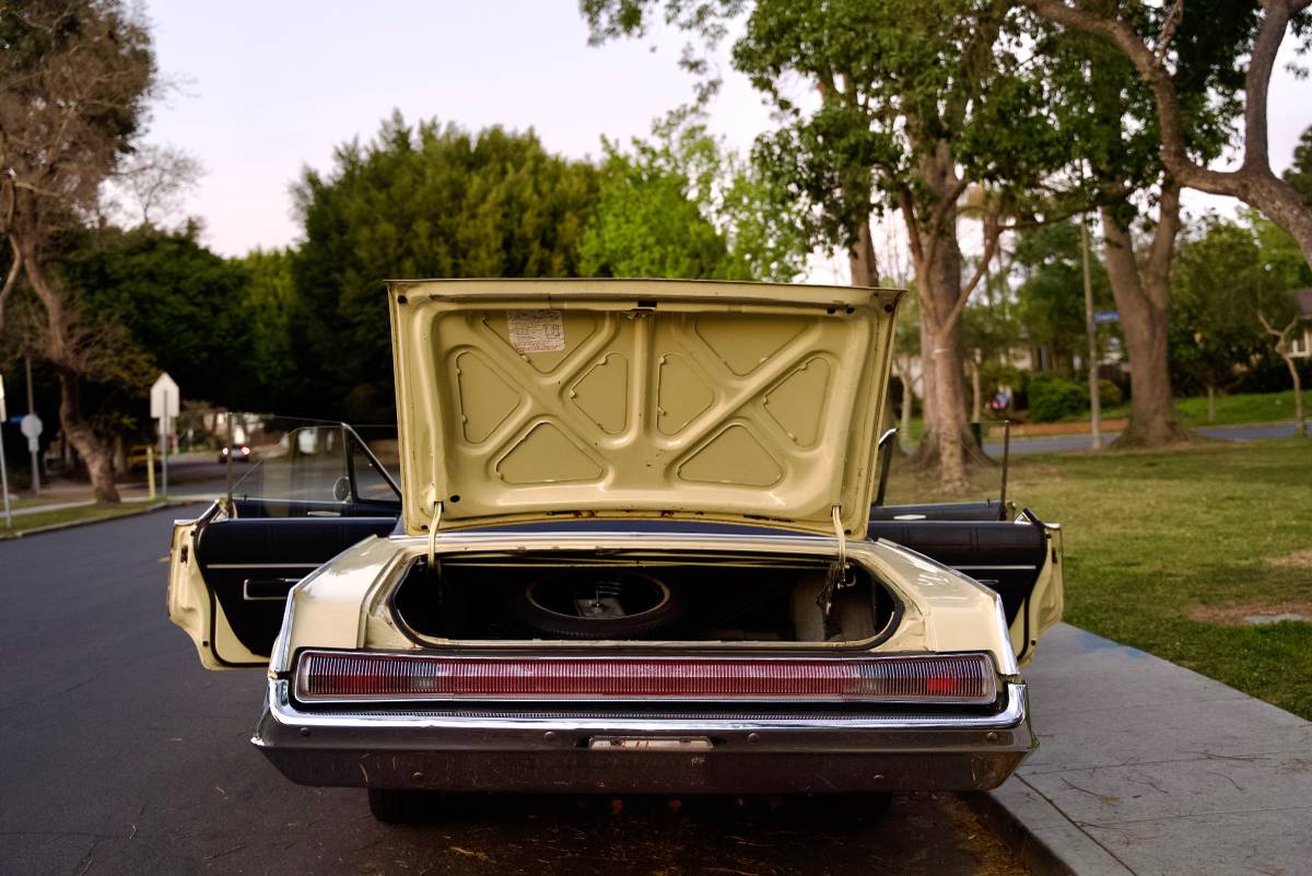 Dodge-polara-1968-yellow-10