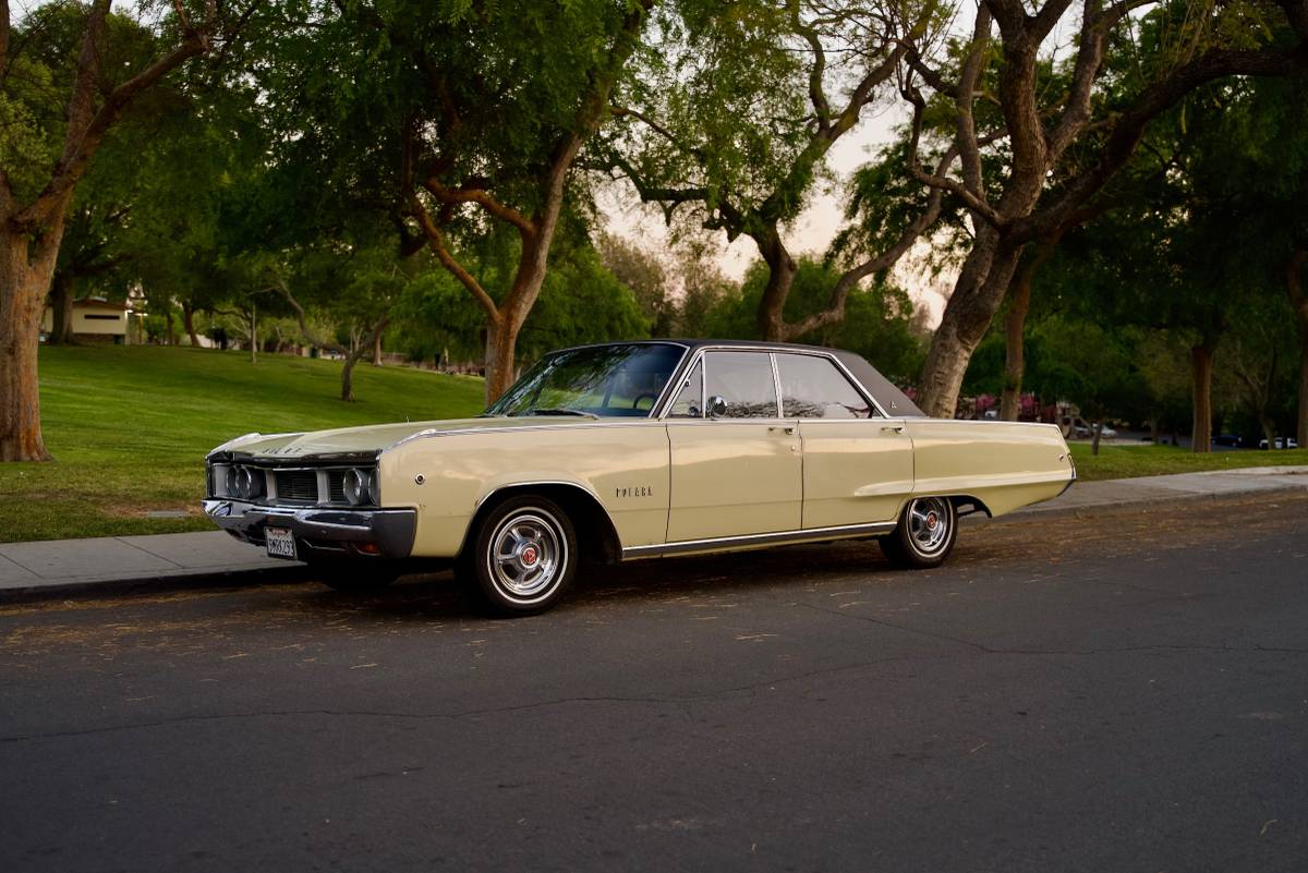 Dodge-polara-1968-yellow