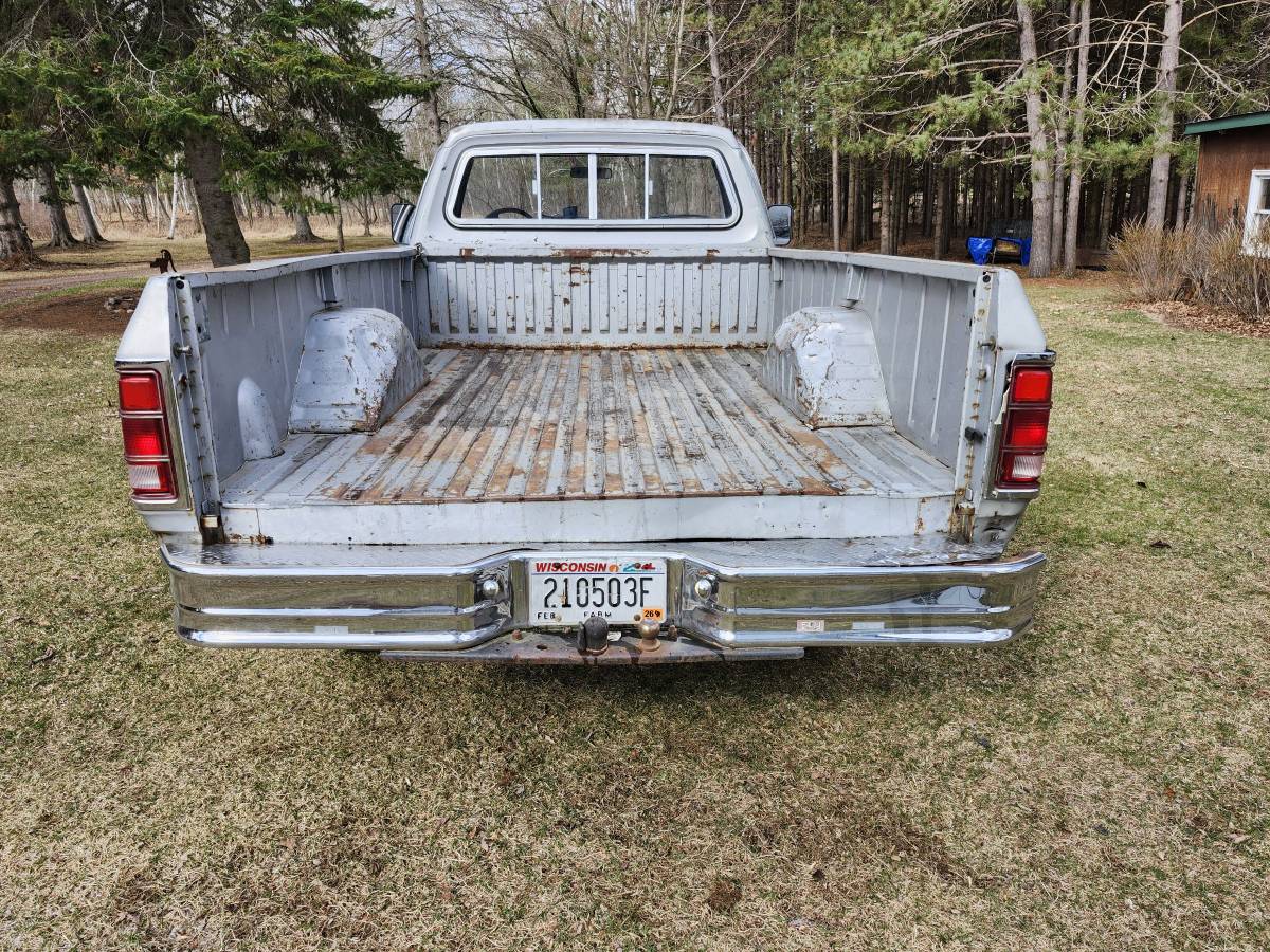 Dodge-power-ram-250-1983-silver-3