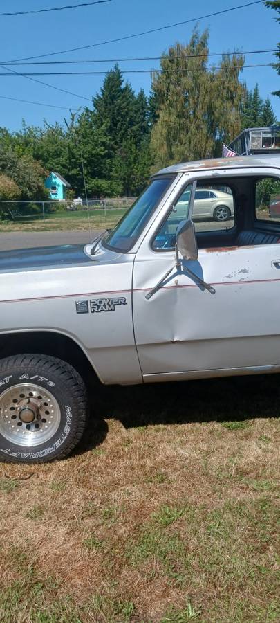 Dodge-power-ram-long-bed-four-wheel-drive-1986-grey