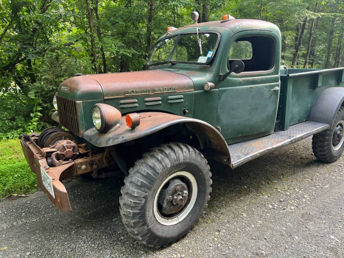 Dodge-power-wagon-1947-green-1