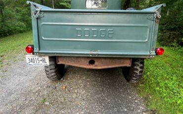 Dodge-power-wagon-1947-green-12