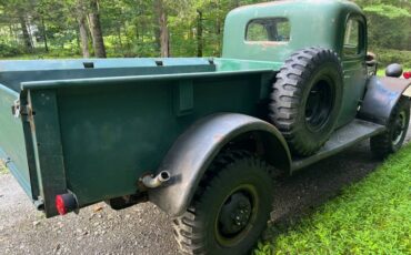 Dodge-power-wagon-1947-green-3