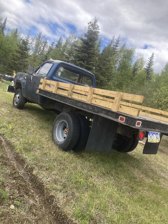 Dodge-power-wagon-1975-black-6
