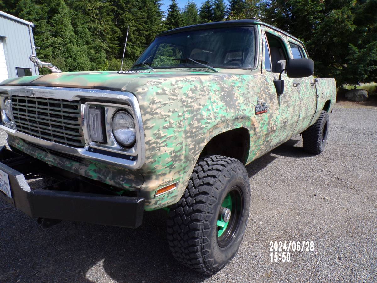 Dodge-power-wagon-diesel-1977-green-1