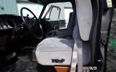 Dodge-power-wagon-diesel-1977-green-10