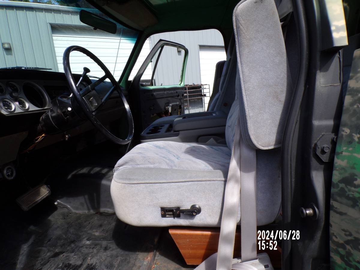 Dodge-power-wagon-diesel-1977-green-10
