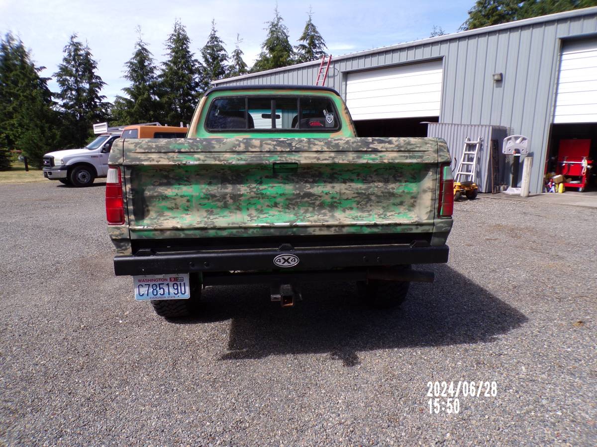 Dodge-power-wagon-diesel-1977-green-4
