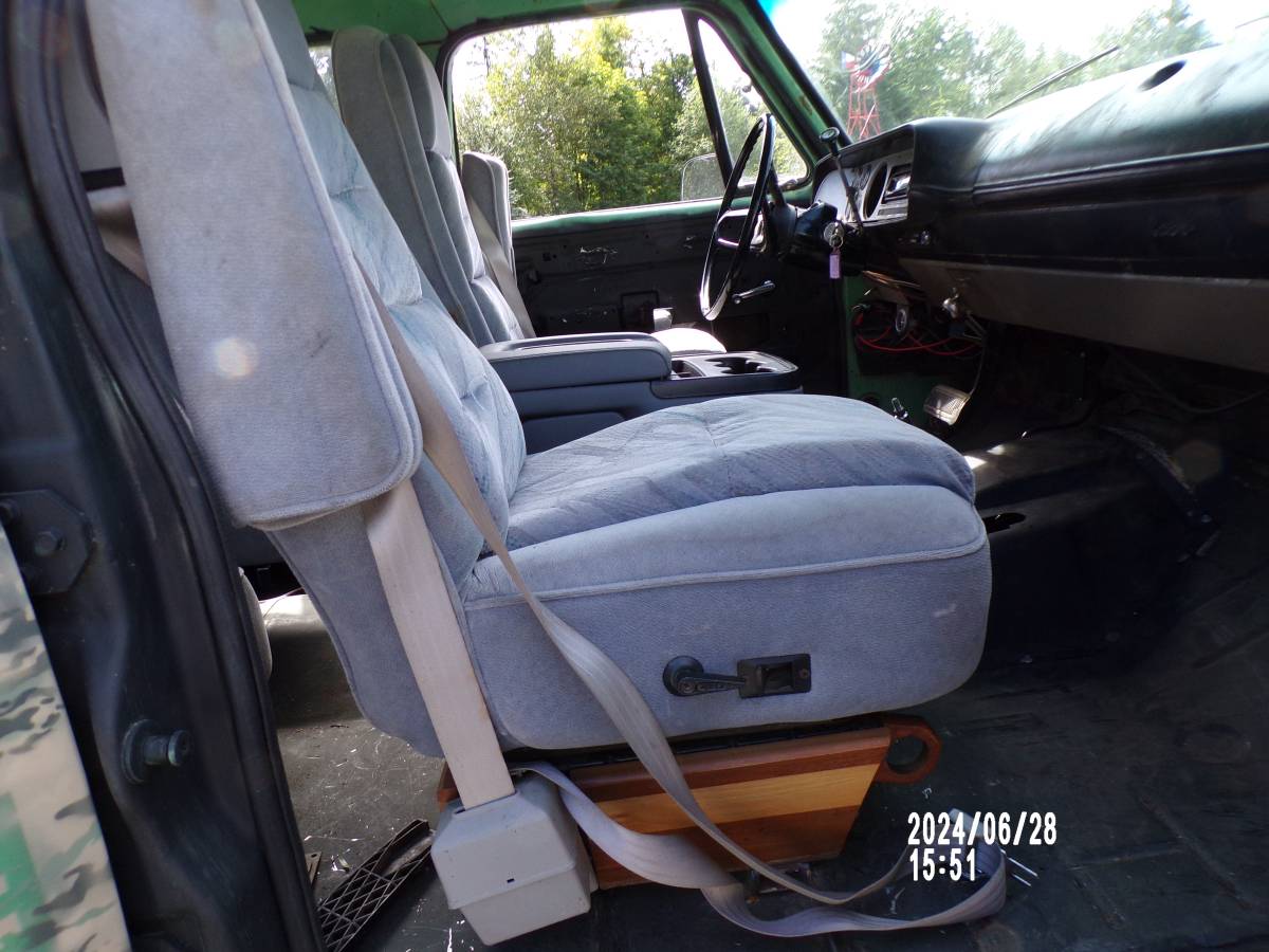 Dodge-power-wagon-diesel-1977-green-7