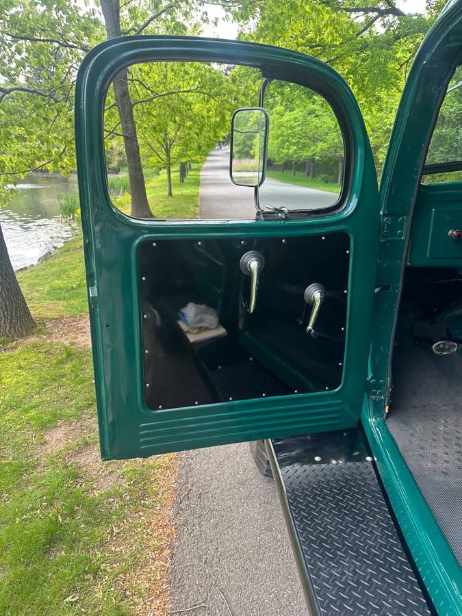 Dodge-power-wagon-w300m-1958-green-10