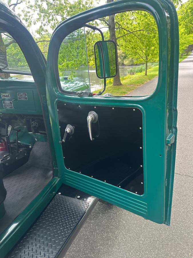 Dodge-power-wagon-w300m-1958-green-4