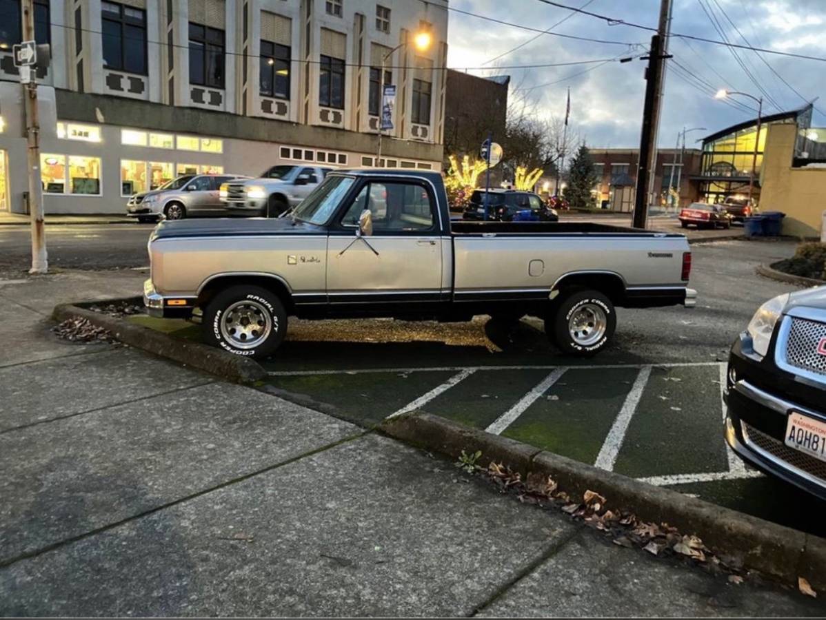 Dodge-prospector-1984-grey