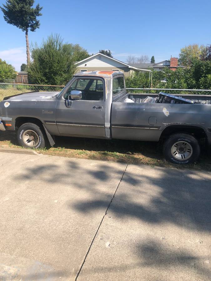 Dodge-ram-1500-1991-grey-1