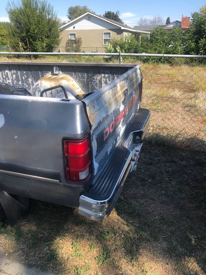 Dodge-ram-1500-1991-grey-2
