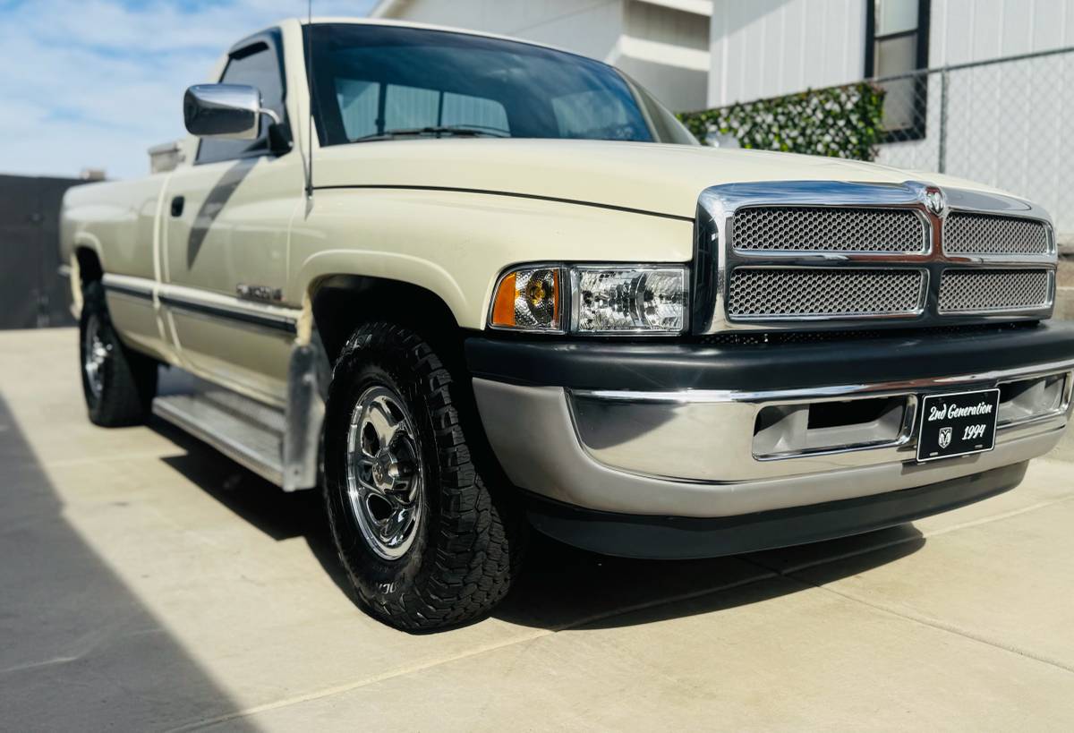 Dodge-ram-1500-1994-white-1