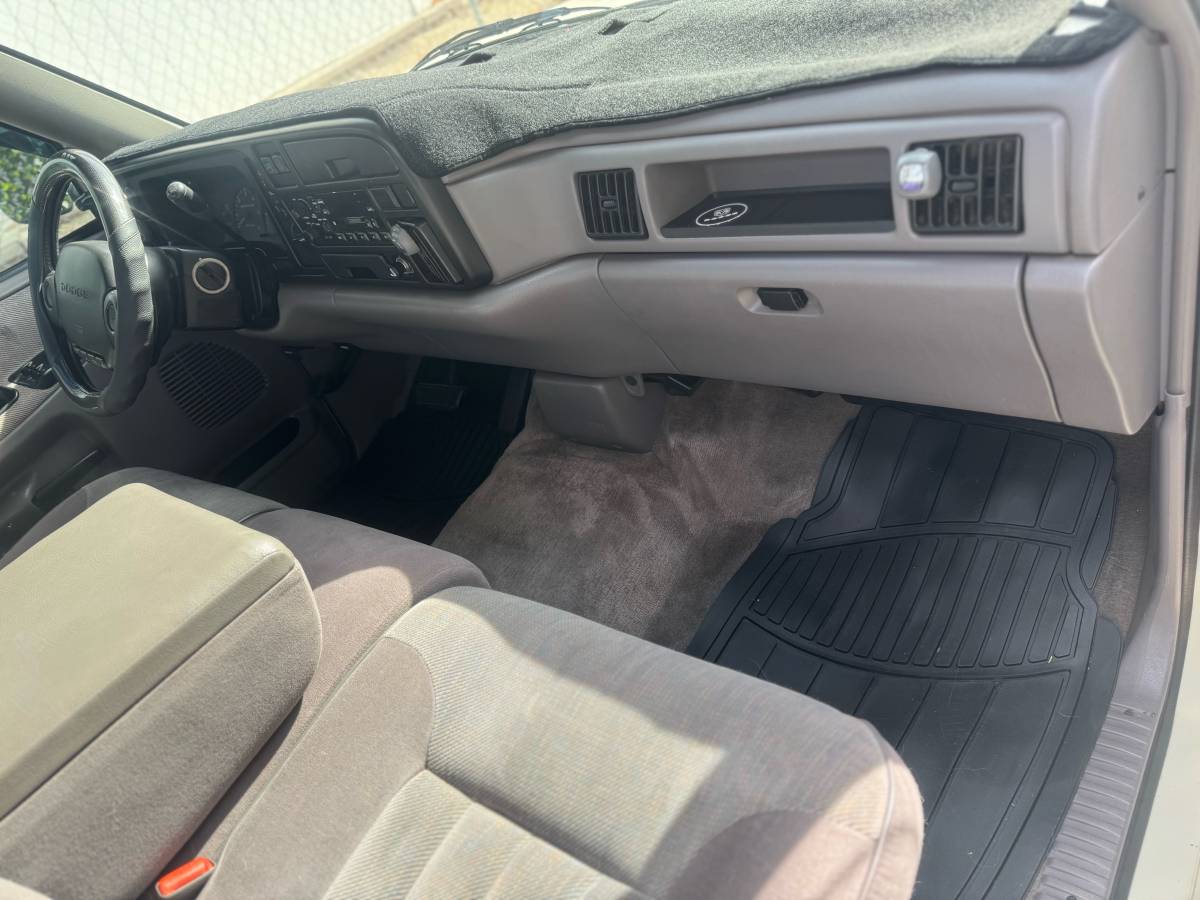 Dodge-ram-1500-1994-white-10